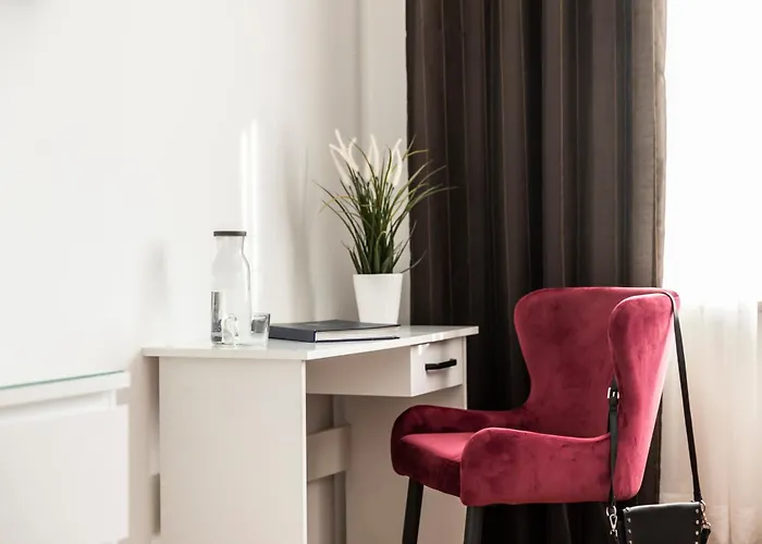 Chwost  W Pobliżu Szaflary&termy-wyciąg Narciarski 400m *